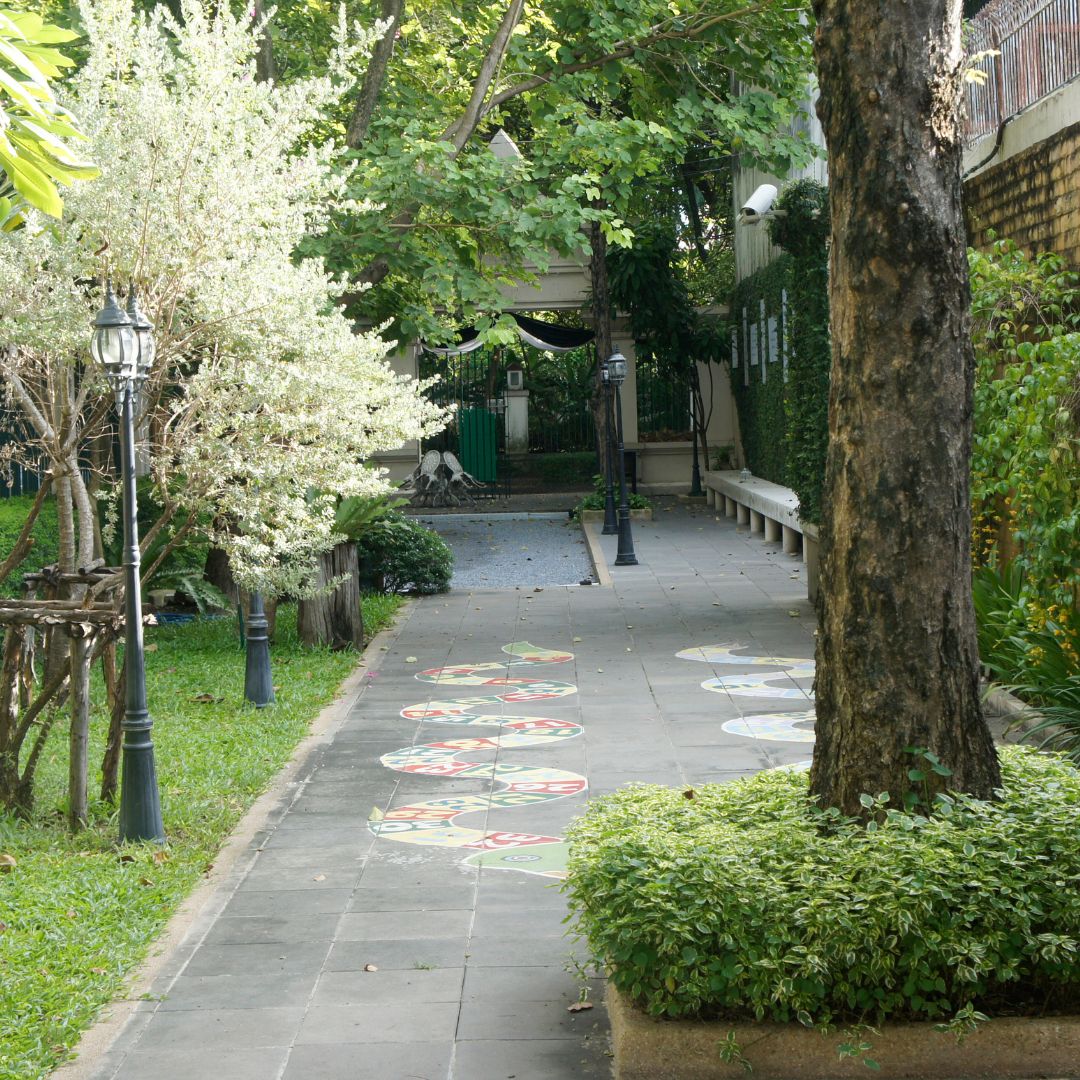commercial courtyard